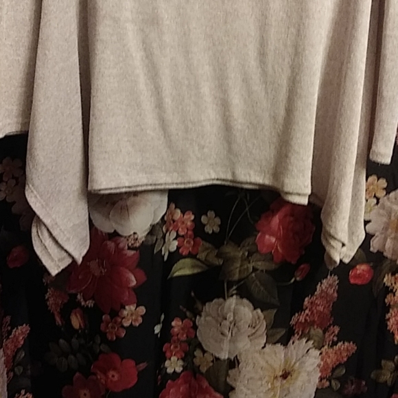 Beautiful lace knit sweater💕 - Picture 4 of 6